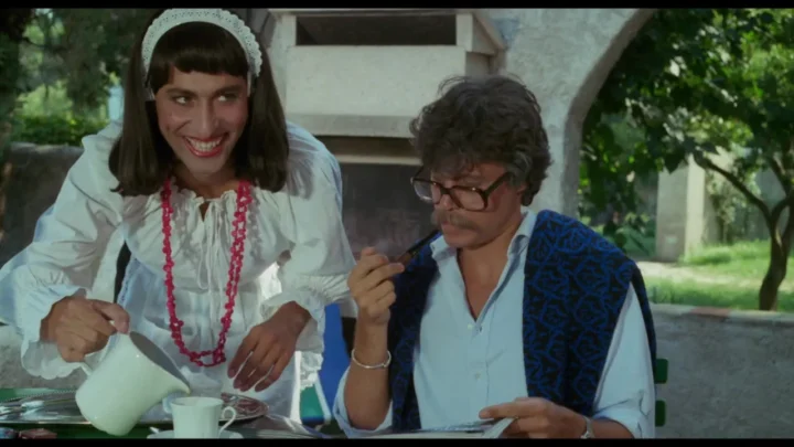 On se calme et on boit frais à Saint-Tropez (1987)