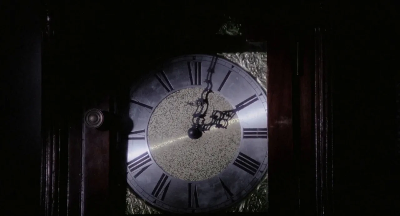 Nove ospiti per un delitto (1977)