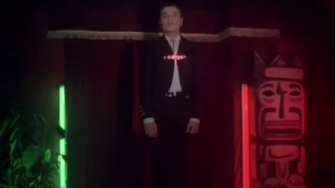 La nuit porte jarretelles (1985)