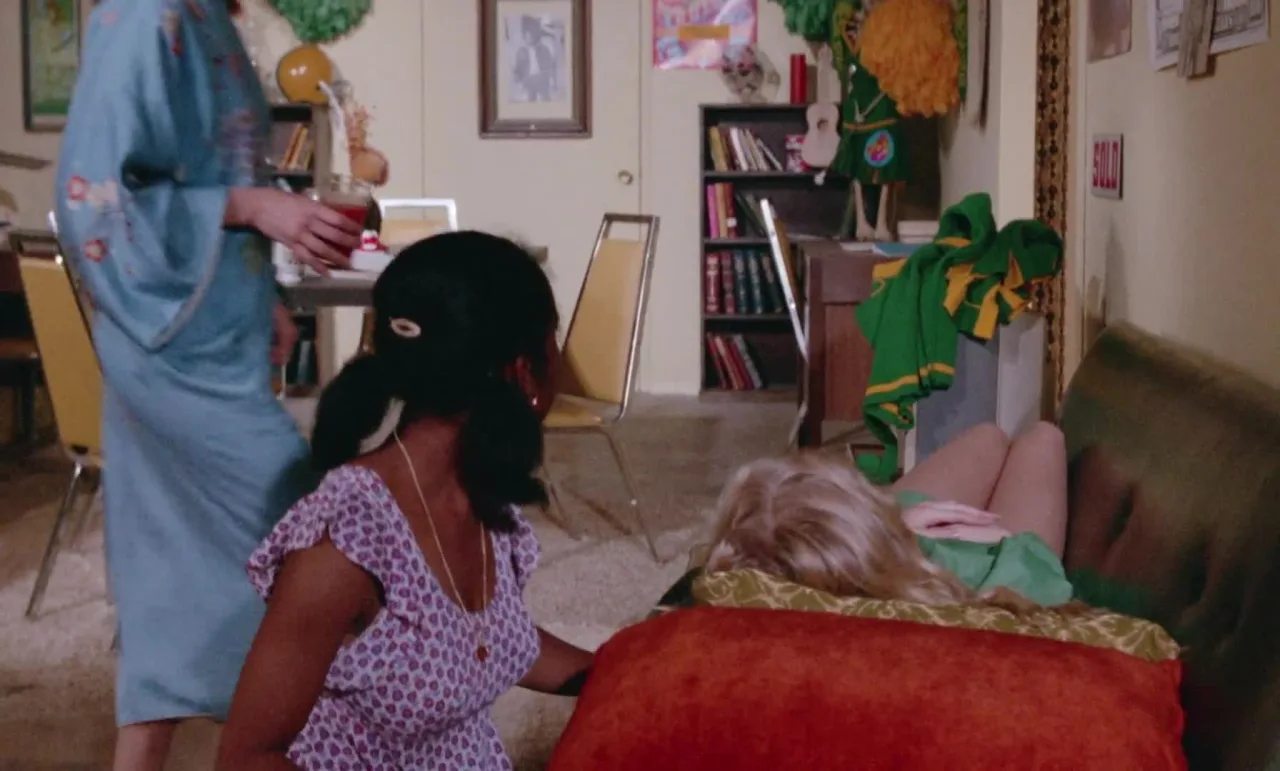 The Swinging Cheerleaders (1974) (FullHDRip)