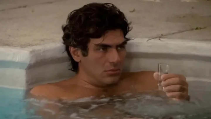 La casa que arde de noche (1985)