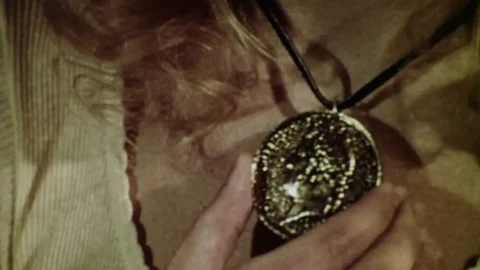 The Beauties and the Beast (1974) (FullHDRip)