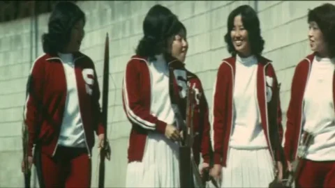 Kyofu joshi koko: Animal dokyosei (1973)