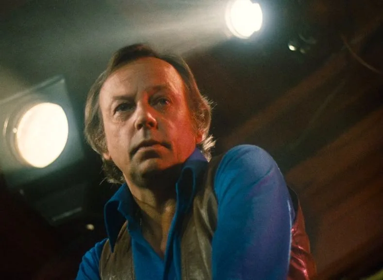 Naakt over de schutting (1973)