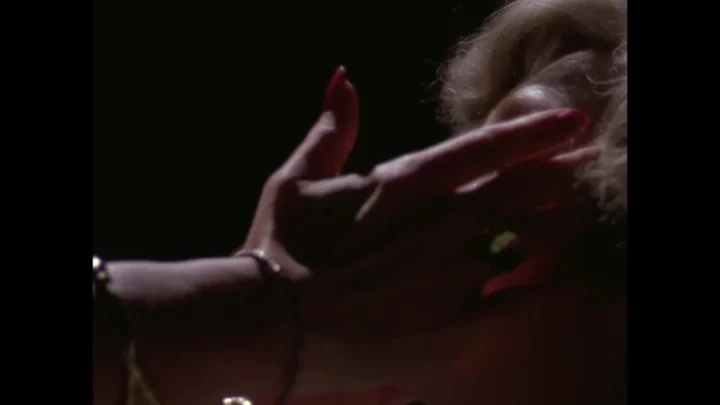 Opalo de fuego: Mercaderes del sexo (1980) (Better Quality)