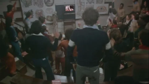 La dottoressa sotto il lenzuolo (1976) (Better Quality)