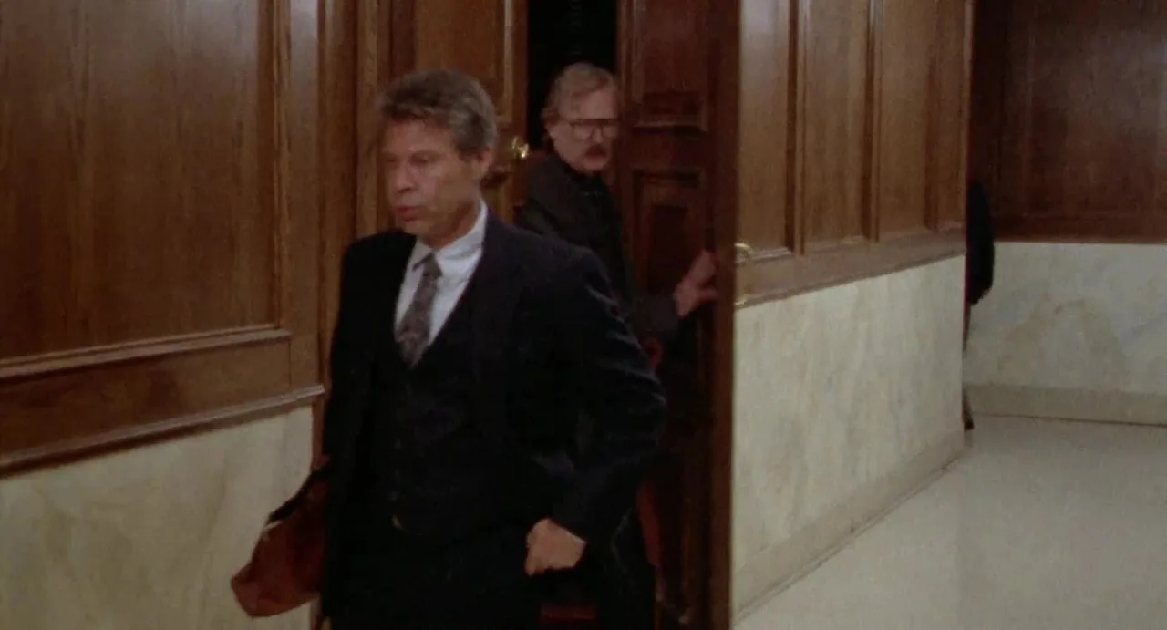 Champagne and Bullets (1993)