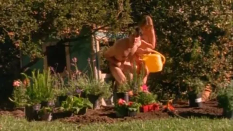 Hot Line – Season 2 Episode 5: Where Were We? (1996)