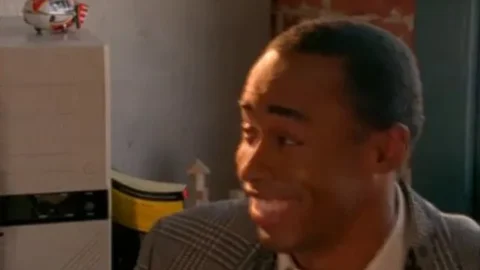 Hot Line – Season 2 Episode 11: E-mail (1996)